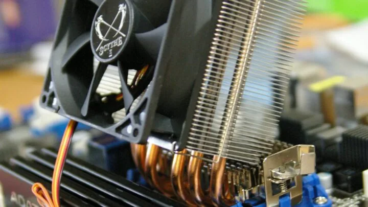 CPU Thermal Throttling: Why Clock Speeds Fall Under Load